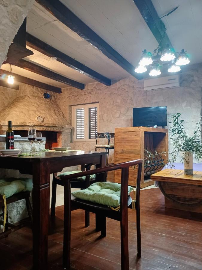 Dalmatia Rustica Comfortable One Bedroom+Fireplace Zadar Exterior photo